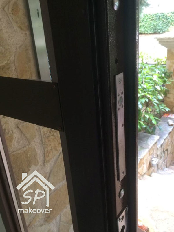 Σύστημα ελεγχόμενης πρόσβασης σε κυρία είσοδο πολυκατοικίας